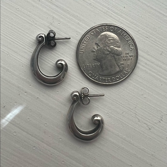 James Avery Jewelry Retired James Avery Curved Scroll Earrings